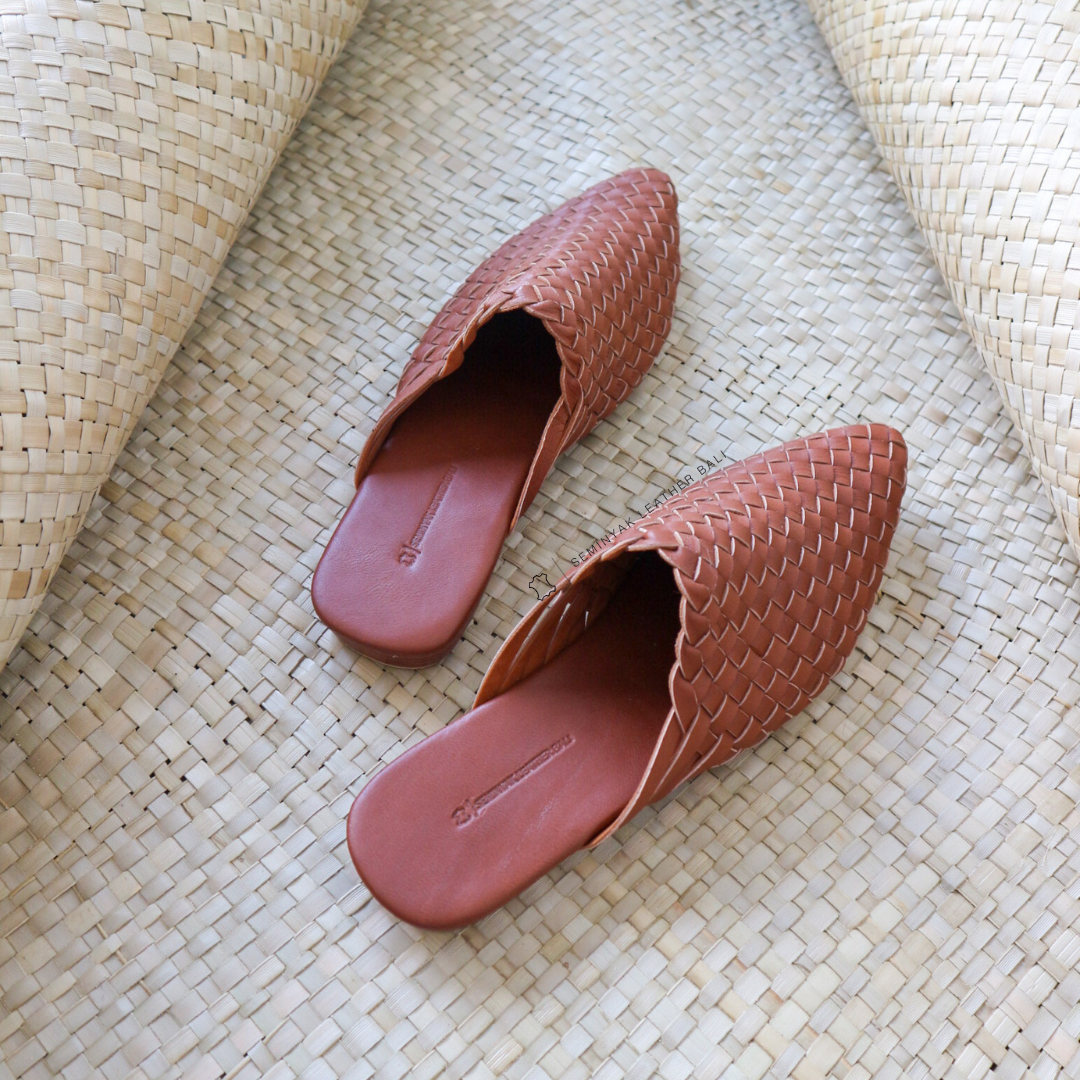 SURI Pointy Woven Mules